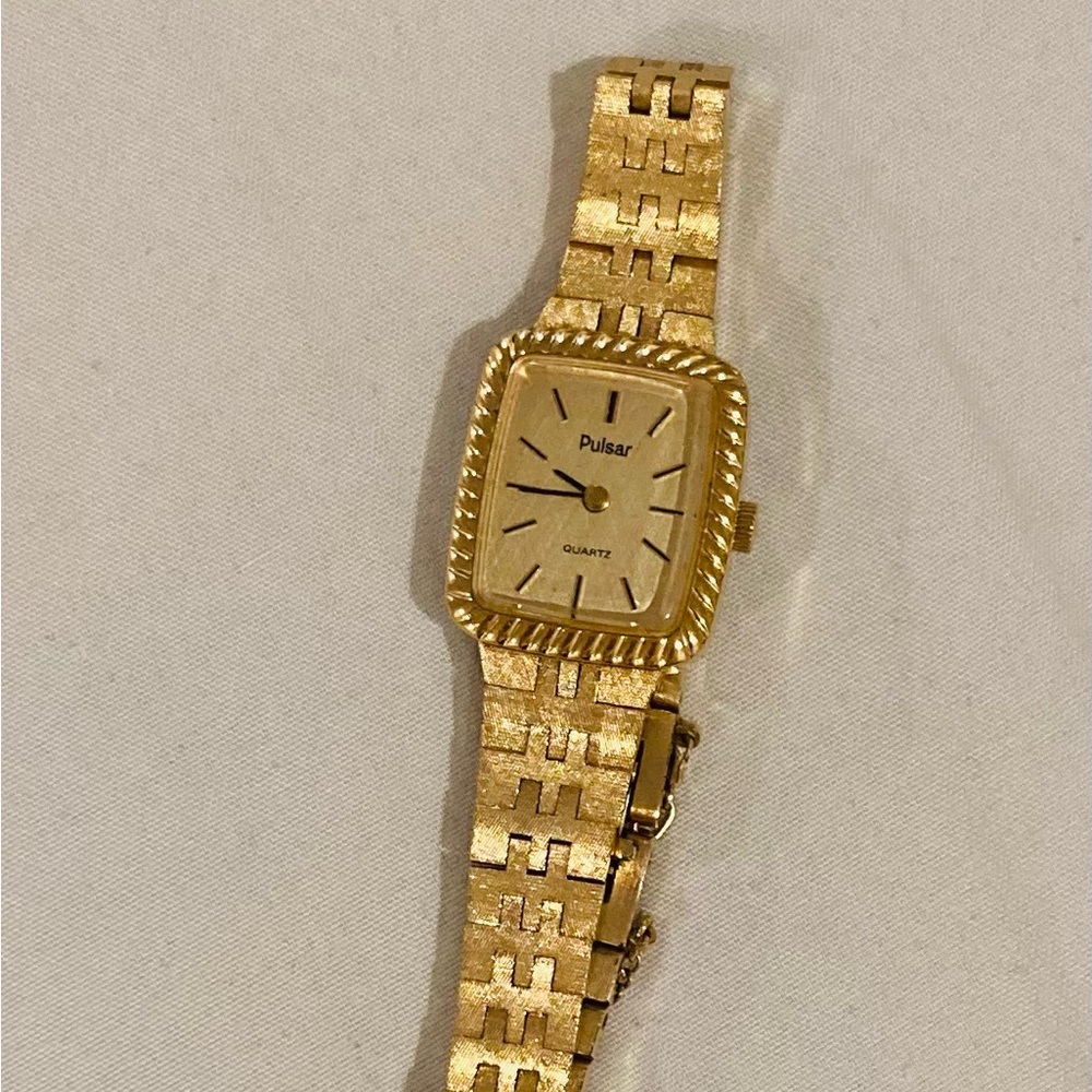 Vintage Pulsar Gold Quartz Watch